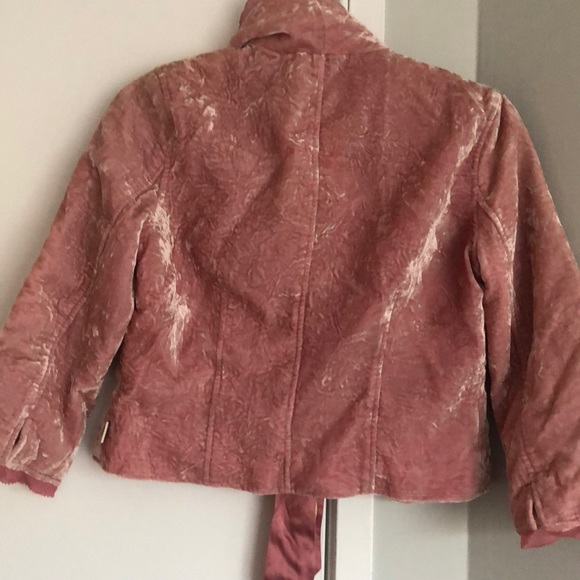 A Beautiful blazer - Picture 3 of 5